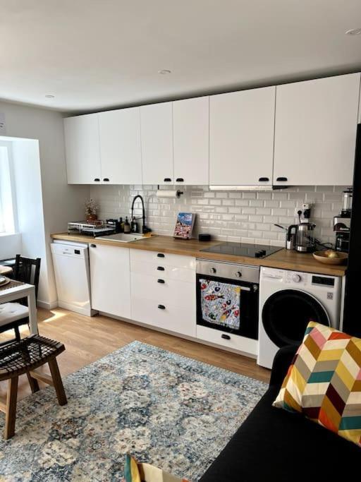Luxury Artistic Digital Nomad Getaway W/ Terrace Lejlighed Lisboa Eksteriør billede