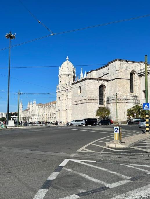 Luxury Artistic Digital Nomad Getaway W/ Terrace Lejlighed Lisboa Eksteriør billede