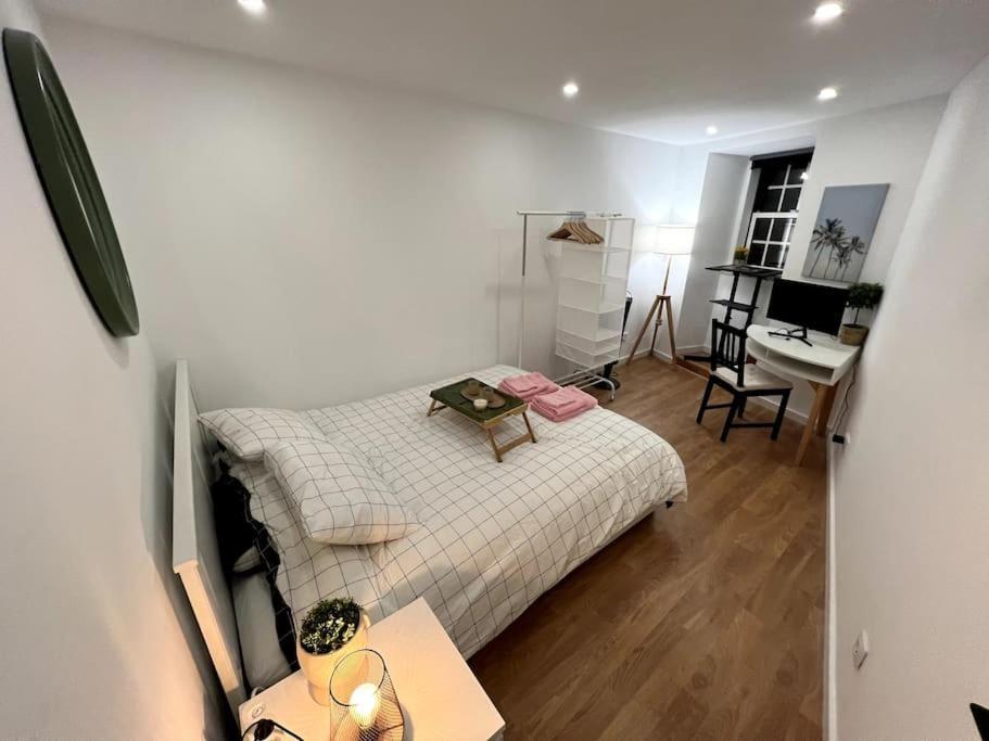 Luxury Artistic Digital Nomad Getaway W/ Terrace Lejlighed Lisboa Eksteriør billede