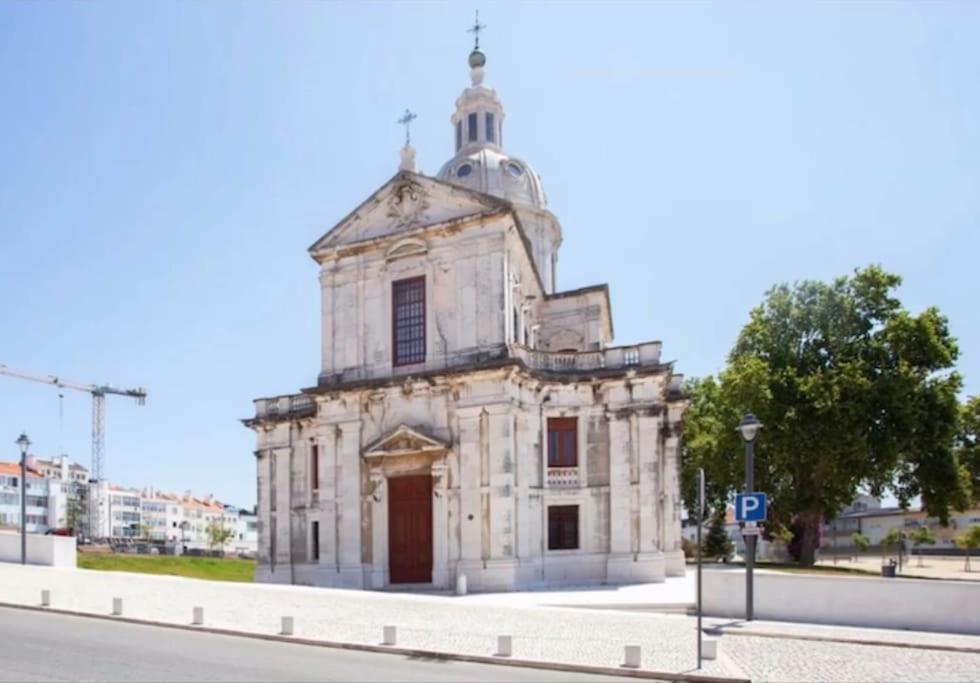 Luxury Artistic Digital Nomad Getaway W/ Terrace Lejlighed Lisboa Eksteriør billede