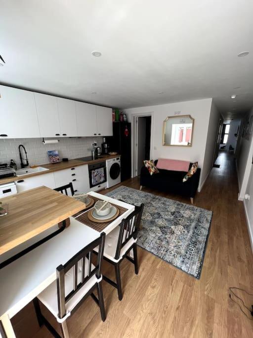 Luxury Artistic Digital Nomad Getaway W/ Terrace Lejlighed Lisboa Eksteriør billede