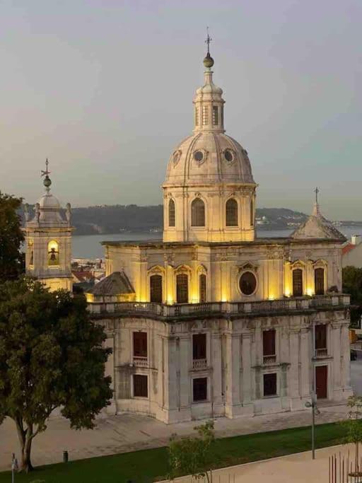 Luxury Artistic Digital Nomad Getaway W/ Terrace Lejlighed Lisboa Eksteriør billede