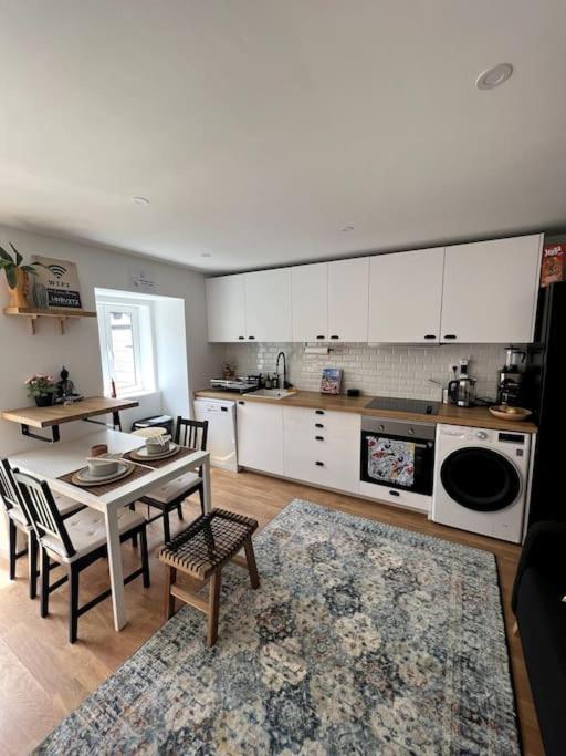 Luxury Artistic Digital Nomad Getaway W/ Terrace Lejlighed Lisboa Eksteriør billede
