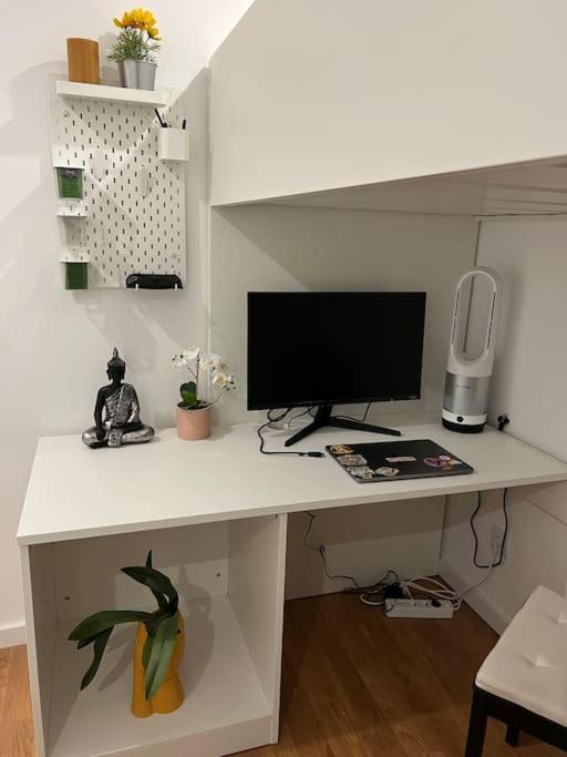 Luxury Artistic Digital Nomad Getaway W/ Terrace Lejlighed Lisboa Eksteriør billede